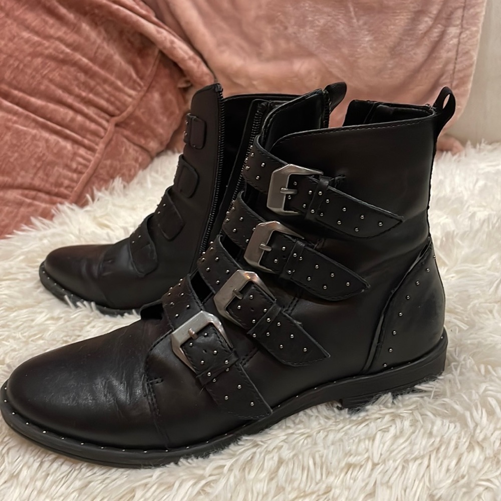 Steve Madden boot
